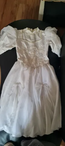 Vestido para eventos religiosos.