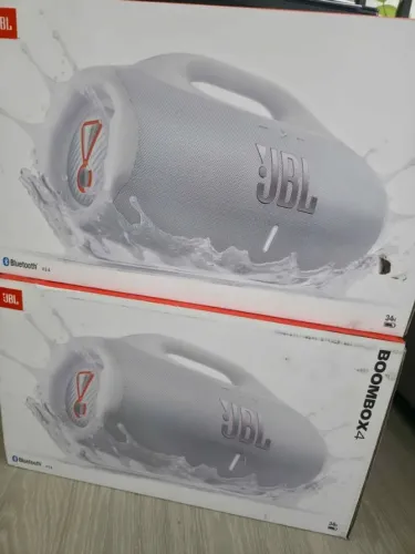 Caixa de som JBL Boombox 4 Branca Nova