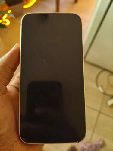 Vendo iPhone 14 de 128 g em ótimo estado!