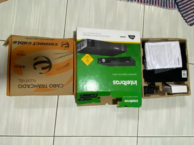KIT CFTV R$380 NO PIX À VISTA*  1x DVR Intelbras entrada para quatro câmeras 