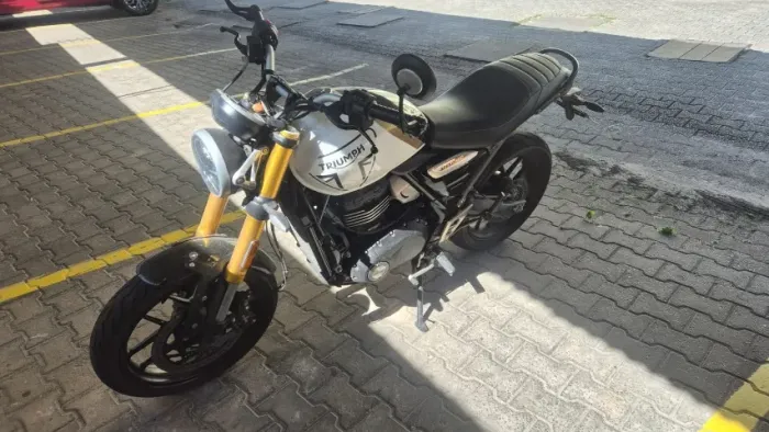 Triumph Speed 400 26/26 - IPVA e Licenciamento 2026 Quitados - Estado de ZERO