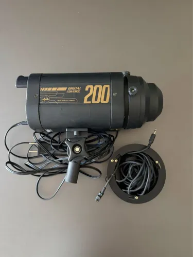 Flash Atek 200 digital control com adaptador bowens