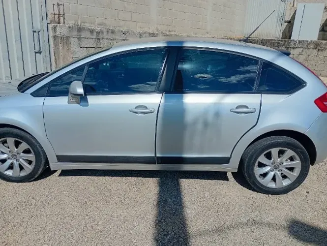 Citroen C4 GLX 2.0 Flex 16V 5P Aut. 2010