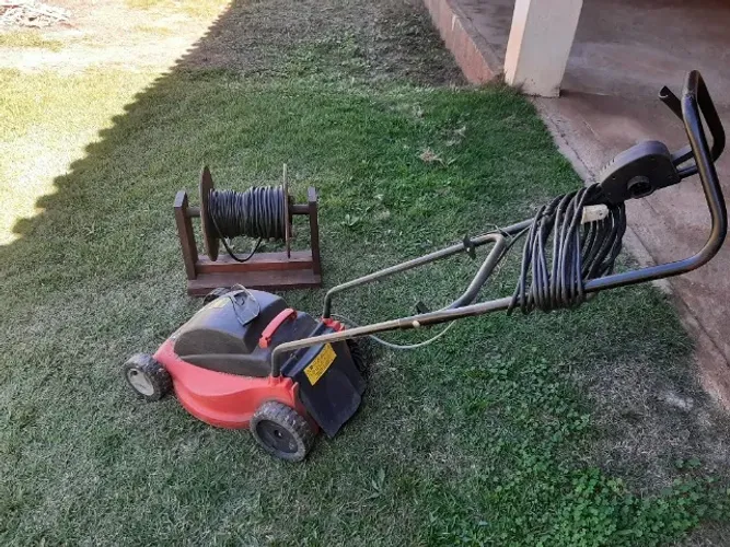 Serviços de jardinagem, elétrica e hidráulica