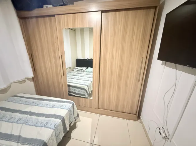 Guarda roupa de casal 3 portas