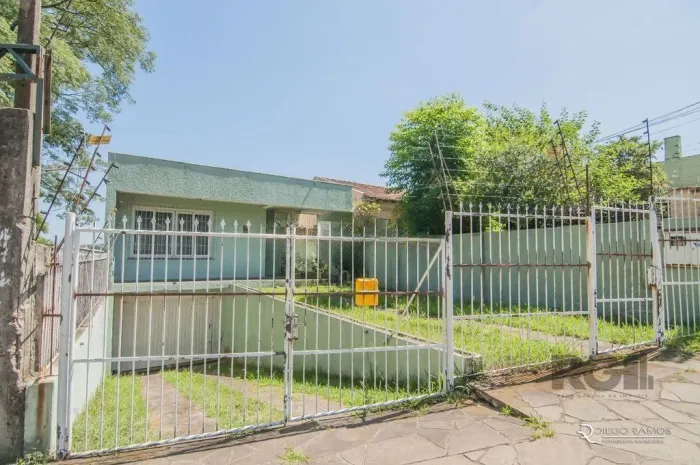 Casa 3 dorms à venda Rua Intendente Alfredo Azevedo, Glória - Porto Alegre