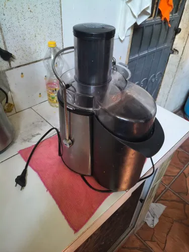 Extrator de Sucos da Britânia 