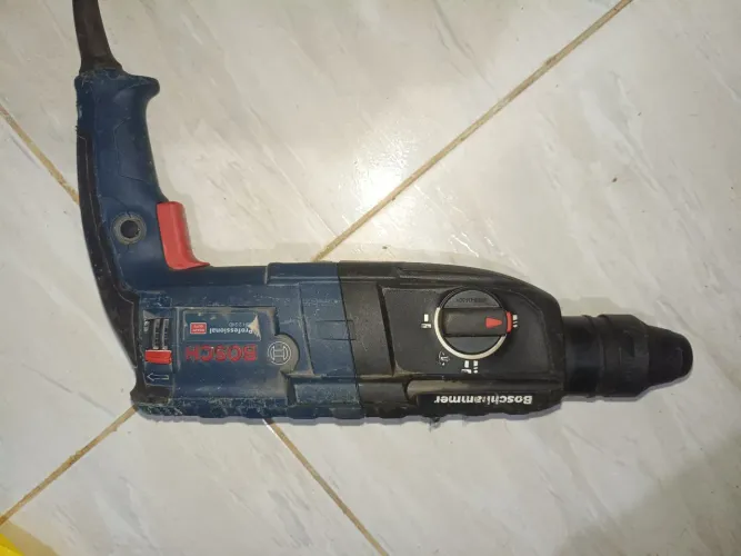 Furadeira de impacto SDS  Bosch
