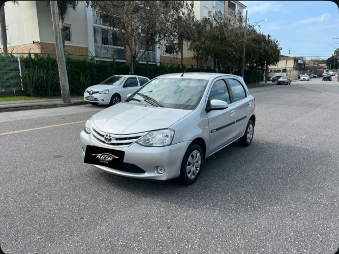 Toyota Etios XS 1.5 Flex 16V 5P Mec. 2014