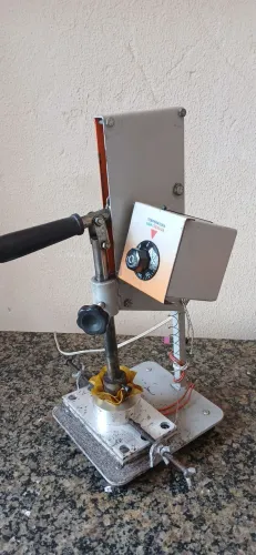 Máquina de Prensar Forminhas