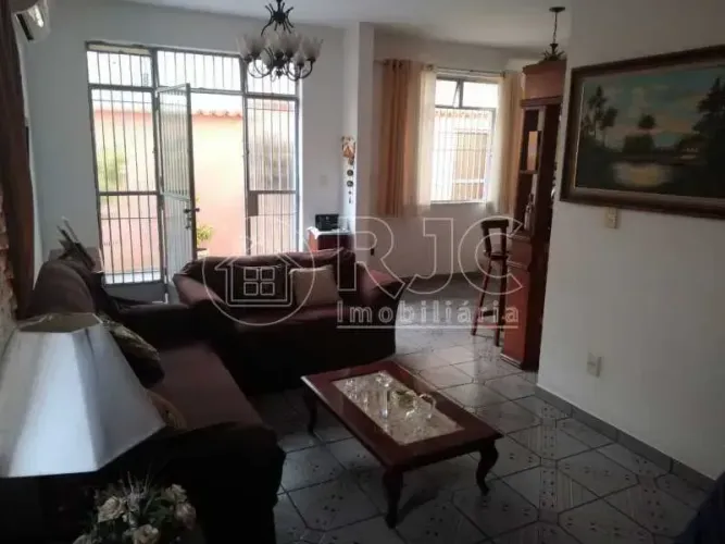 Casa para venda possui 309 metros quadrados com 3 quartos em Riachuelo - Rio de Janeiro -