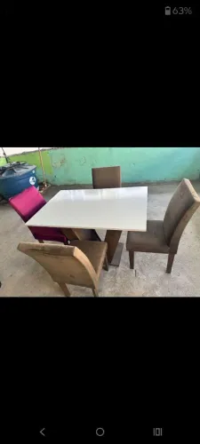 Mesa 4 cadeiras