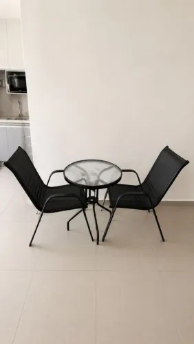 Jogo de mesa e cadeiras