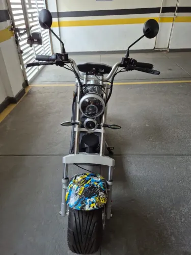 Scooter Elétrica Estilosa e Potente - Praticidade no seu dia a dia! 