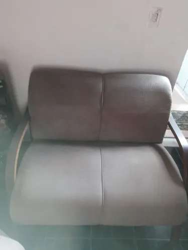 Vendo sofá usado estado novo 2 lugares.