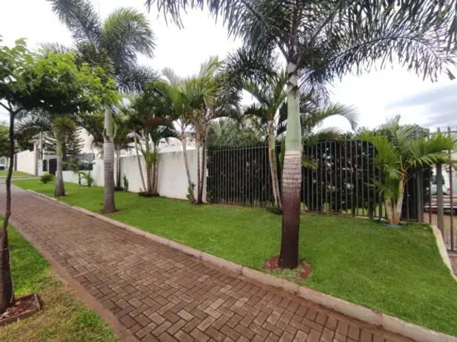 Terreno de 650 m2 com 19 metros de frente