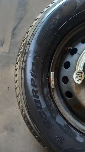 Roda fiat toro com peneu 