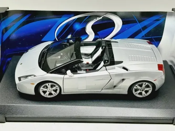 Miniatura Lamborghini Gallardo Spyder Maisto 1/18 (Caixa)