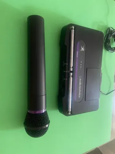 Microfone sem Fio Audio Technica ATWR200 com receptor 