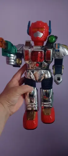 Robô de Brinquedo 28 centímetros - Ação e Diversão!