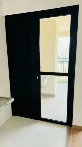 Porta alumínio preto 1,34 X 2,16