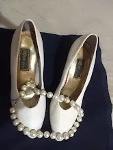 sapato em couro branco n.35