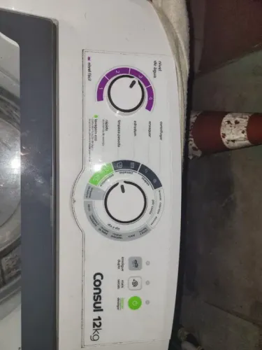Técnico em máquina de lavar e lavar e secar