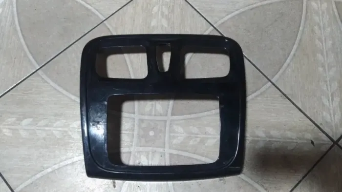 Moldura da Central Multimidia Renault Sandero Logan 2014 a 2019 682606935R