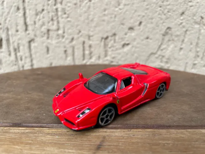 Ferrari Bburago 1:64 Enzo Ferrari coleção