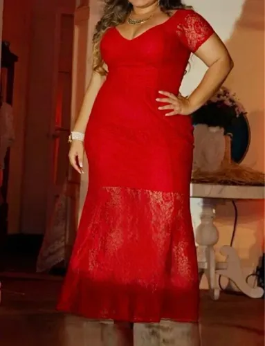 Vestido Longo de Renda Vermelho Plus Size