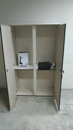 Saca rolhas de coluna ou comum, ainda na caixa, completo, bom estado.