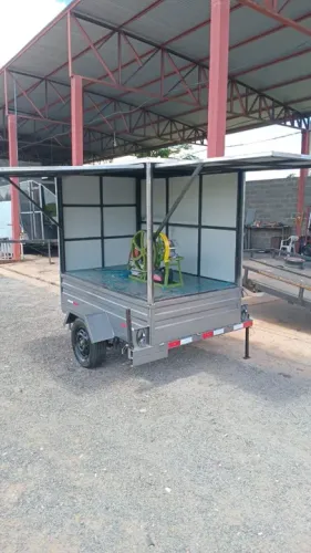 Carretinha de Reboque modelo Feirinha ideal para Garapeira e Similares