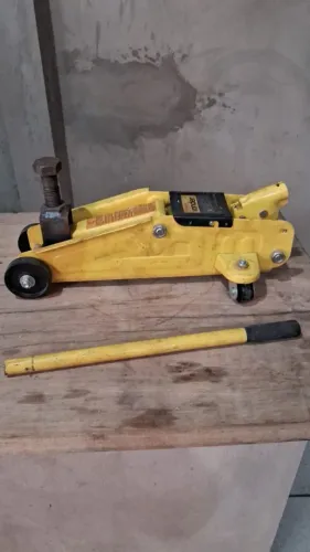 Macaco VONDER 2T. ( PRECISA REPOR O FLUÍDO)