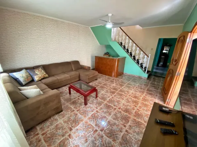 Casa tipo para venda em Jardim Irajá com 3 quartos, sendo 1 suíte, 296m²
