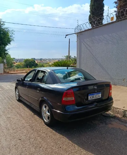 Chevrolet Astra Sedan/ GL Sedan 1.8 MPFI 4P 1999