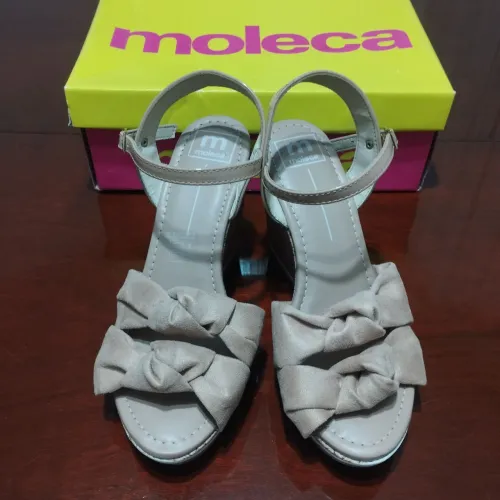 Sandália nude MOLECA N35