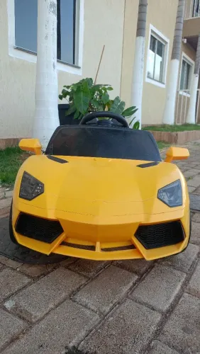 Carro elétrico infantil 