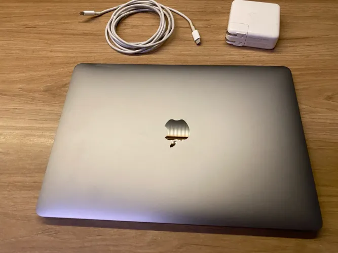 MacBook Pro 13インチ Core i7 16GB 1TB macbook pro 13 i7 16gb