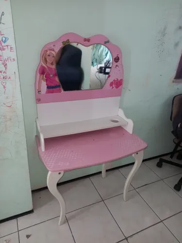 Vendo penteadeira infantil + criado mudo