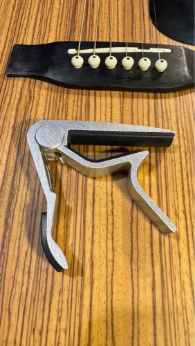 Capotraste para violão