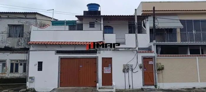 CASA DE 2° PISO, FUNDOS, 01 QUARTO