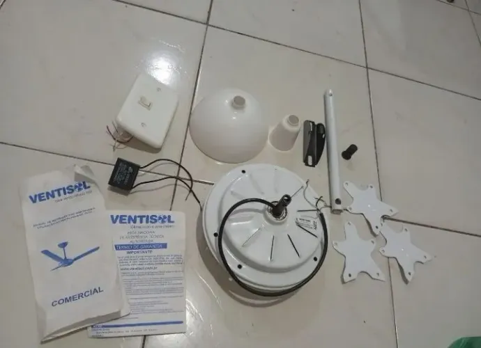 Vendo ventilador de teto sem as palhetas