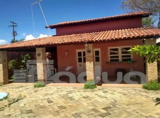 CASA COM PISCINA NO MATAPOÃ / MOSQUEIRO