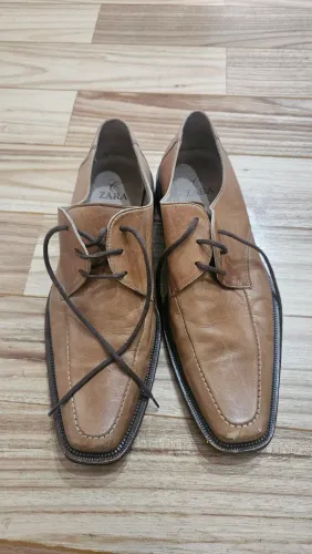 Sapato de couro caramelo Zara
