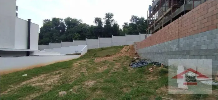 Terreno a venda com mata no fundo, em ponto alto do condomínio Reserva Marajoara, 600m², J