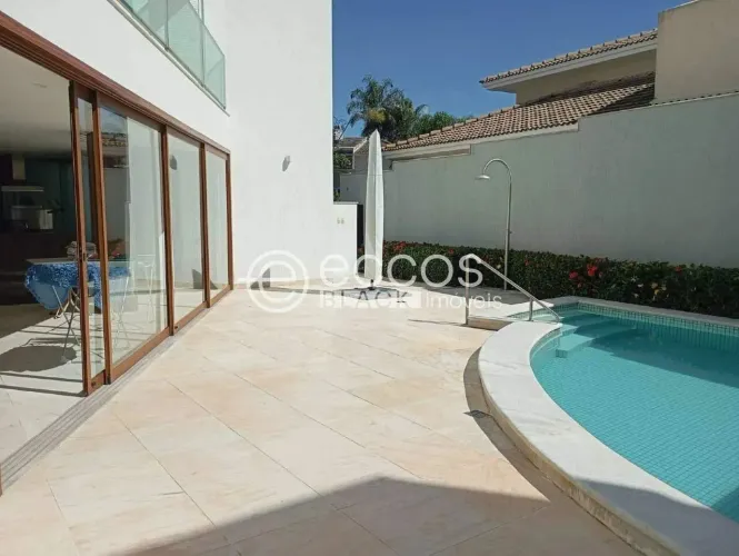 Casa em condomínio à venda, 4 quartos, 4 suítes, 4 vagas, Morada da Colina - Uberlândia/MG