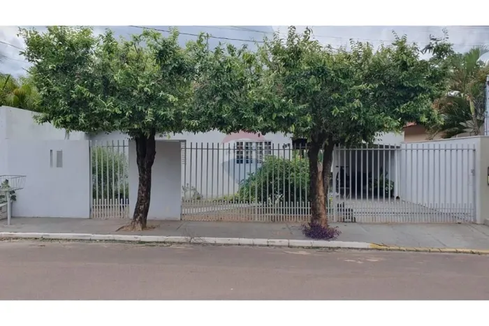 Excelente casa no Residencial Bela Vista, cercado pelos condomínios Vila Toscana e Bosque 