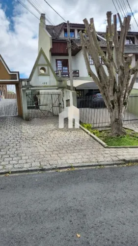Sobrado com 4 dormitórios à venda por R$680.000,00,138m² - Tarumã - Curitiba/PR