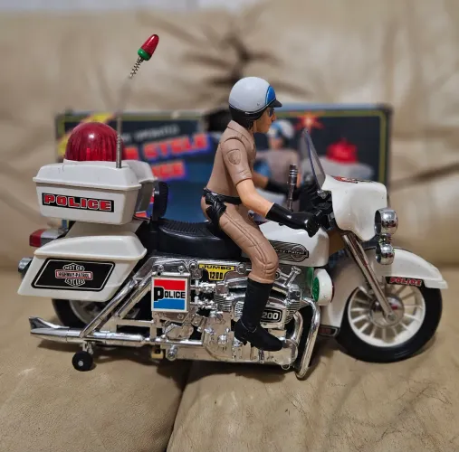 MOTOR CICLE POLICE JUMBO 1/6 ANOS 80