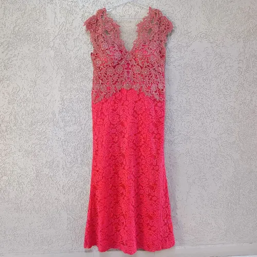 Vestido de Festa em Renda Longo + Bolsa Suely Caliman